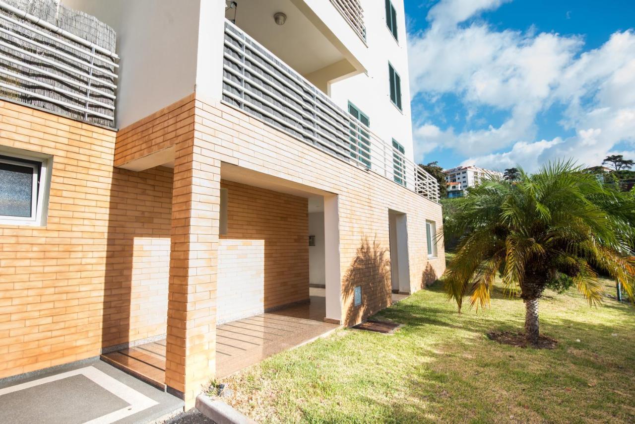 Tranquility Apartment Caniço Esterno foto