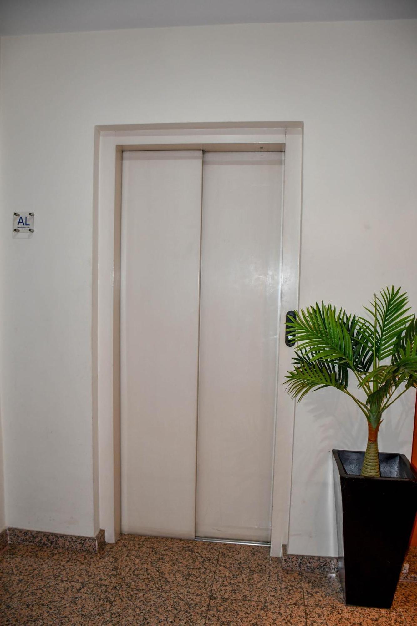 Tranquility Apartment Caniço Esterno foto
