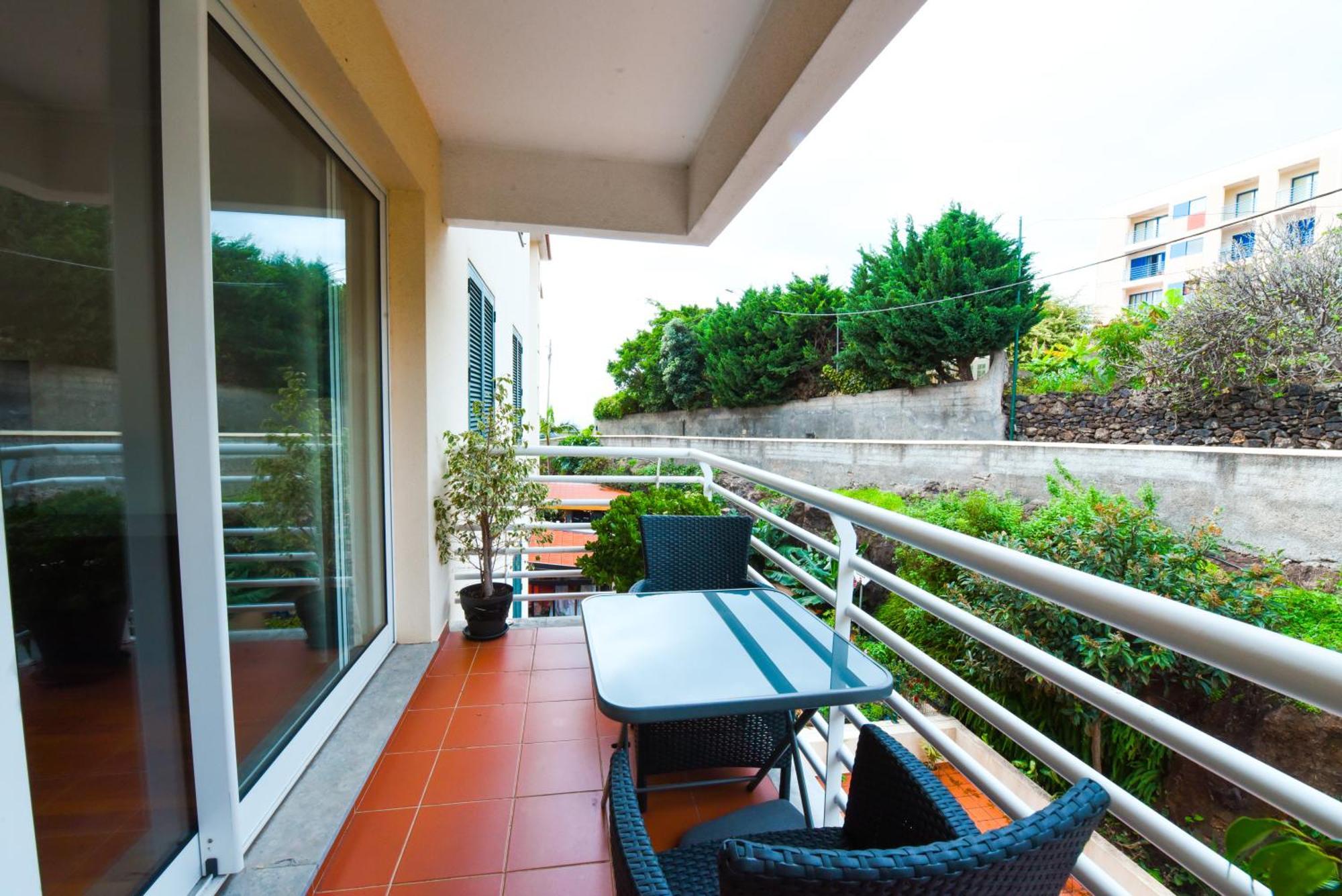 Tranquility Apartment Caniço Esterno foto