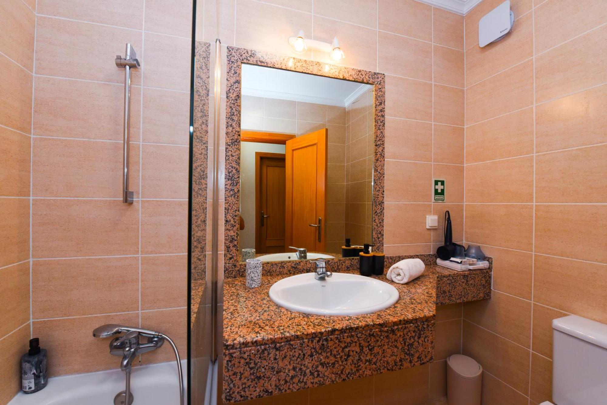 Tranquility Apartment Caniço Esterno foto