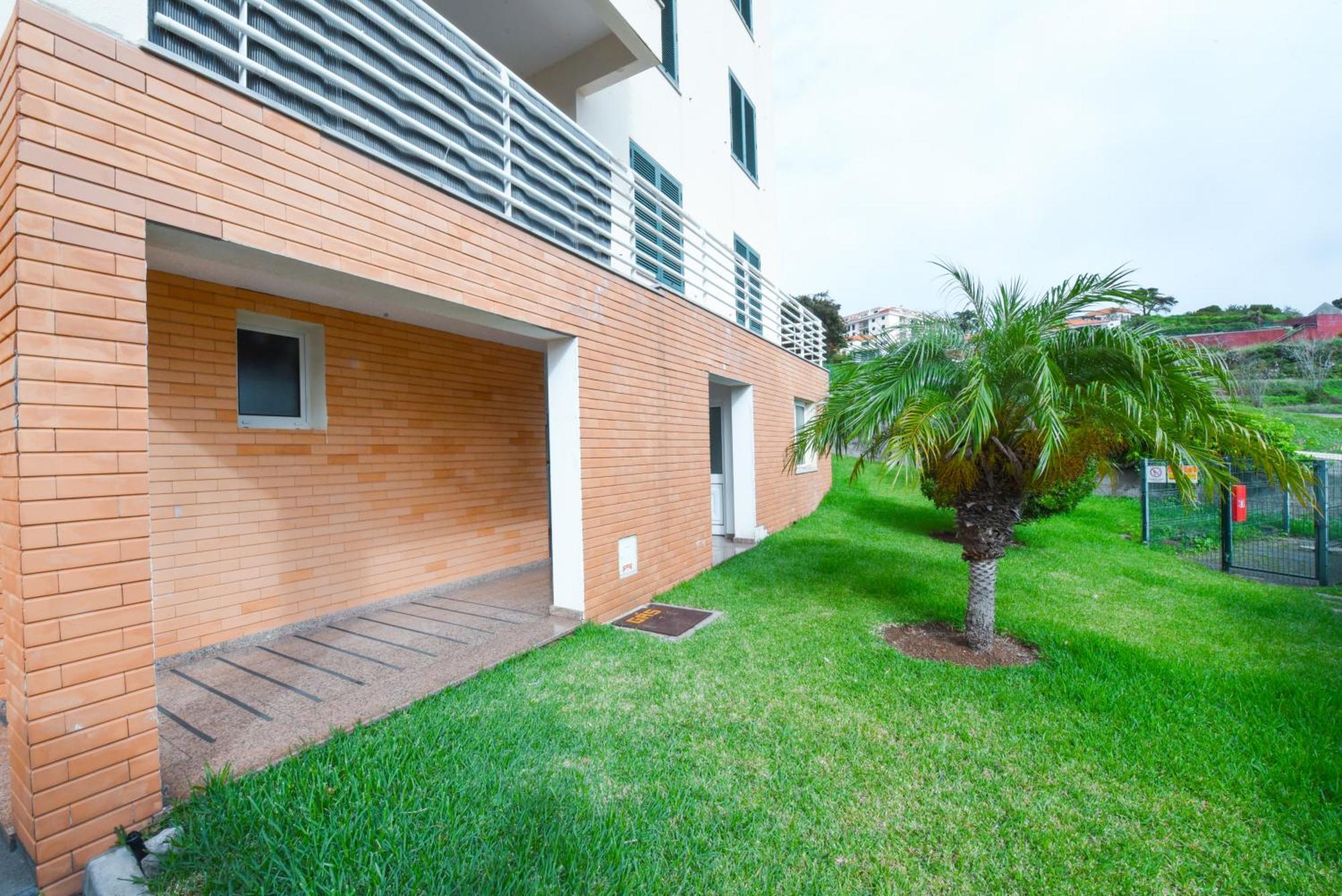 Tranquility Apartment Caniço Esterno foto
